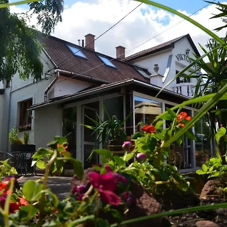 Viktória Casa de hóspedes Balatonalmádi