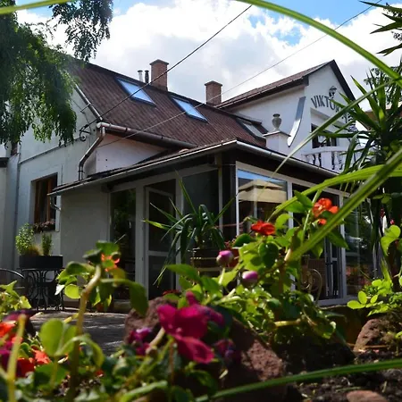 Viktoria Guest house Balatonalmadi