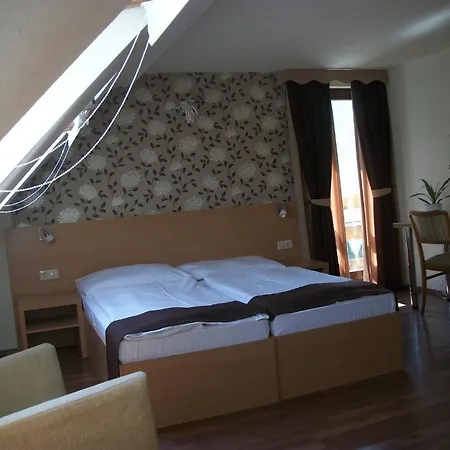 Viktoria 3* Balatonalmádi