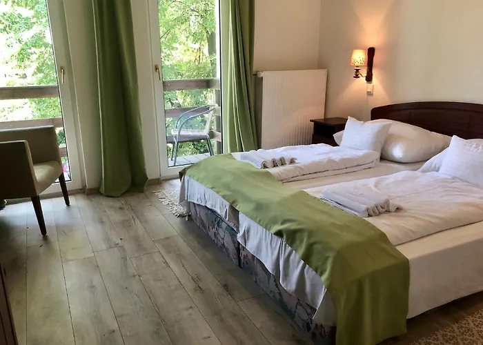 Viktoria 발라톤알마디